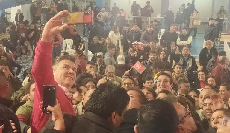 EL GOBERNADOR LEANDRO ZDERO ASUMIÓ LA CONDUCCIÓN DE LA UCR CHAQUEÑA