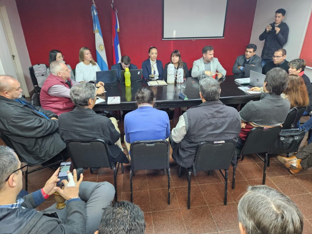 MISIONES: MESA DE DIÁLOGO LLEGÓ A UN ACUERDO SALARIAL CON TODOS LOS GREMIOS DOCENTES PARA JUNIO Y CONTINÚA EL DIÁLOGO PARA SEGUIR MEJORANDO LA SITUACIÓN LABORAL