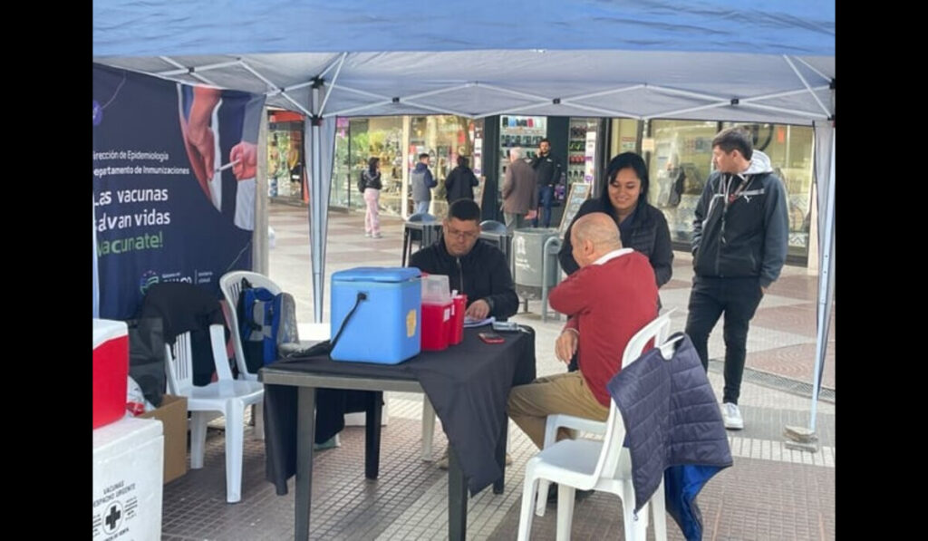CHACO| VACUNACIÓN GRATUITA ANTIGRIPAL, COVID Y DE CALENDARIO EN LA PEATONAL DE RESISTENCIA