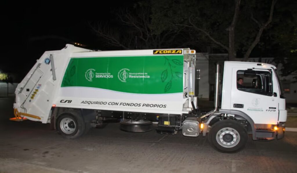 Continúa el plan de contingencia de residuos en la capital chaqueña con camiones recolectores