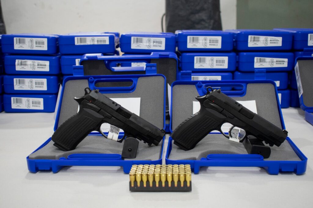 Egresados de la Escuela de Policía del Chaco saldran a la calle con armas nuevas