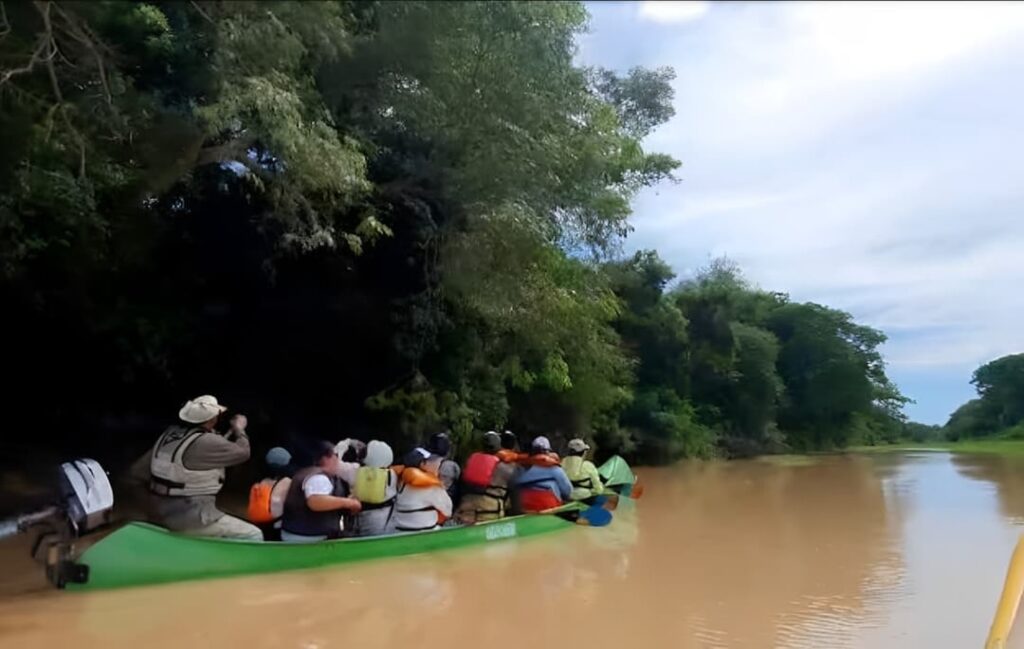 Paseo en kayak un atractivo que ofrecen prestadores turísticos en la capital chaqueña