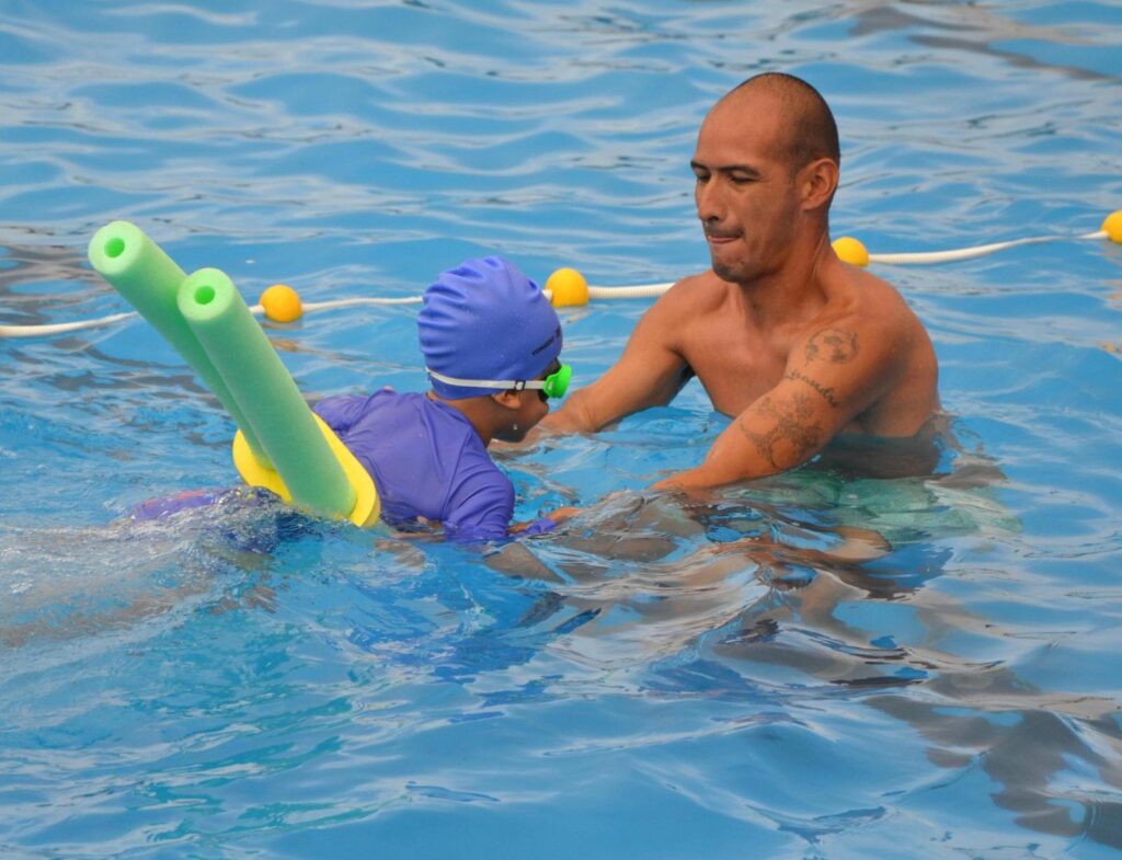 Escuela de Natación del Instituto del Deporte Chaqueño con inscripciones abiertas al segundo turno