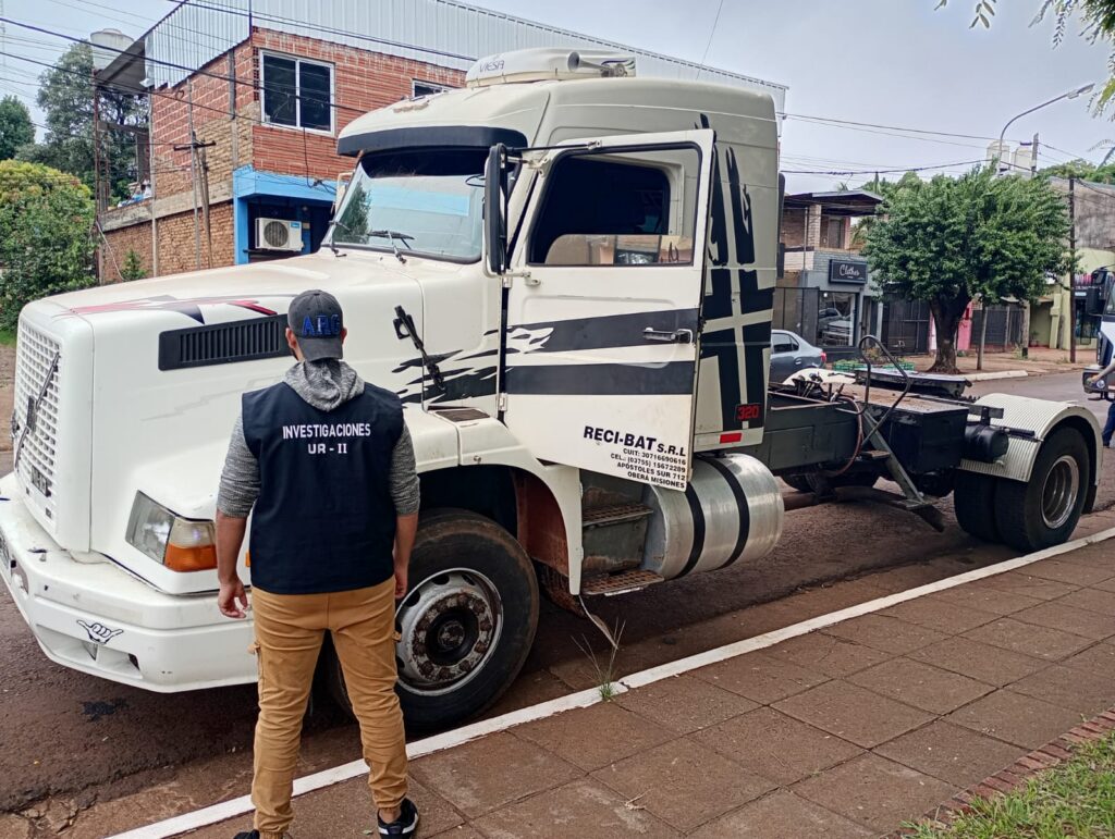 Policía de Chaco incauta camión con pedido de secuestro en el marco de investigación por lavado de activos