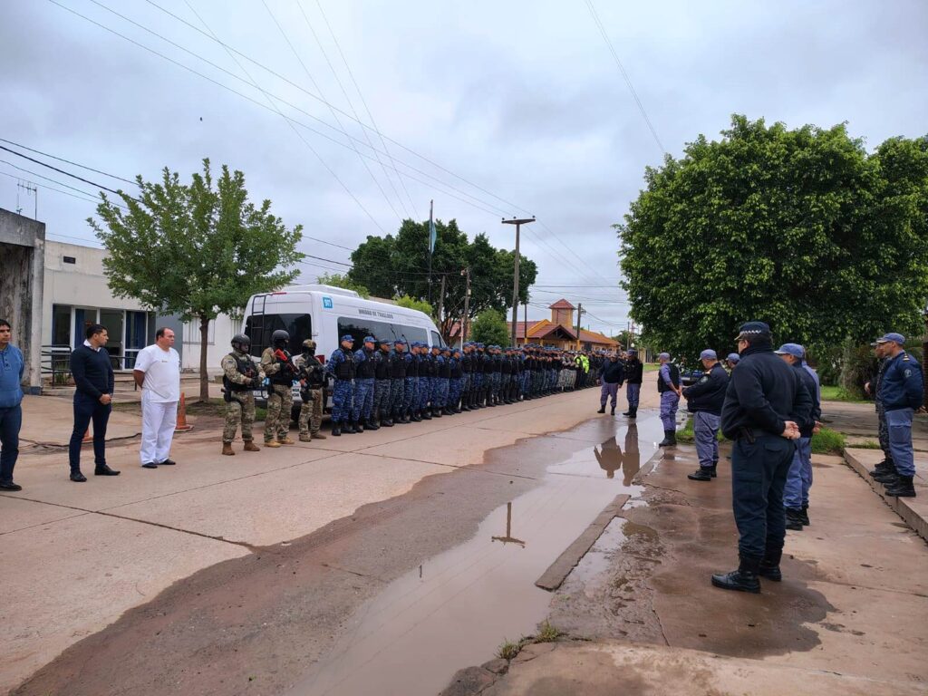 24 detenidos en comisaría de Tres Isletas fueron trasladados al Complejo Penitenciario N° 2 de la segunda ciudad de Chaco