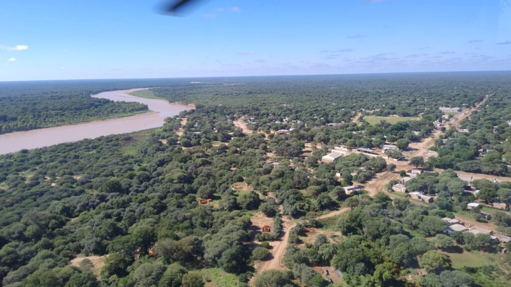 Con la colaboración del gobernador de Corrientes se traslado en helicóptero a 2 pacientes del Impenetrable Chaqueño hasta un centro asistencial