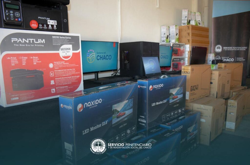 Entrega de Equipos Informáticos para el Servicio Penitenciario del Chaco