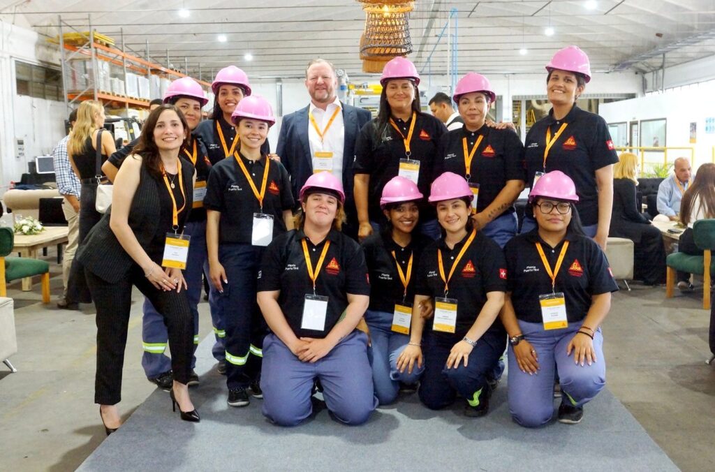 Sika Inaugura su Nueva Planta en Puerto Tirol, Operada Íntegramente por Mujeres