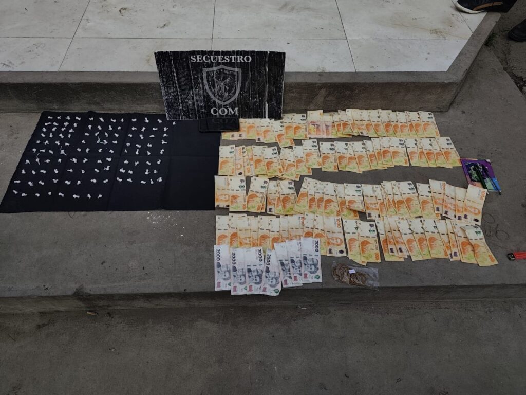 Detenido con Cocaína y Dinero en Efectivo en Fontana