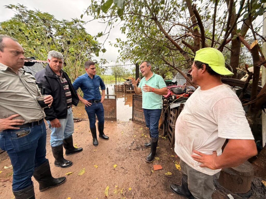 Trabajo articulado en Chaco: Gobierno Provincial y Municipios asisten a vecinos afectados por el temporal