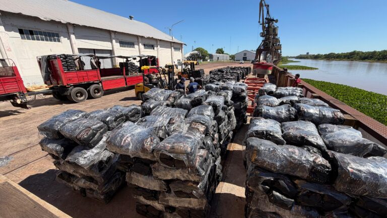 Puerto de Barranqueras, puerta al mundo: Productores del Norte exportaron 28 toneladas de carbón vegetal a Brasil
