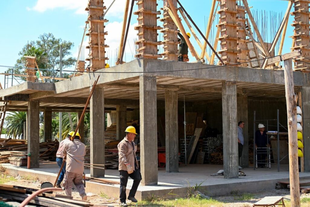 Sáenz Peña Suma Más Unidades Habitacionales: El Gobernador Zdero Supervisó el Avance de Nuevos Departamentos