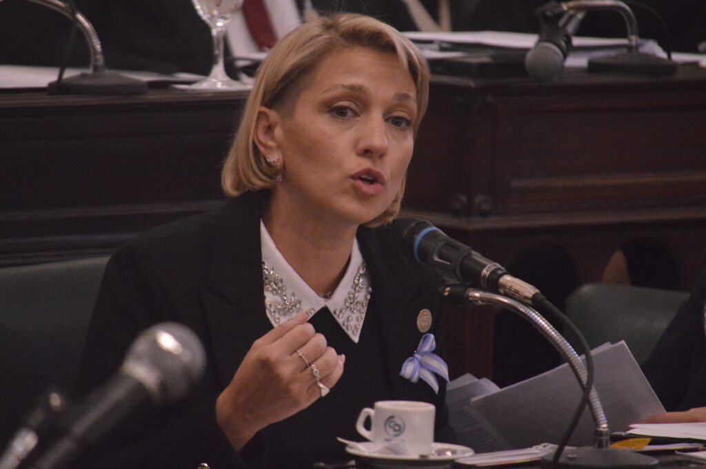 Docentes Esenciales: Proponen 50% de Descuento en el Transporte Público de Corrientes con el «Boleto Docente»