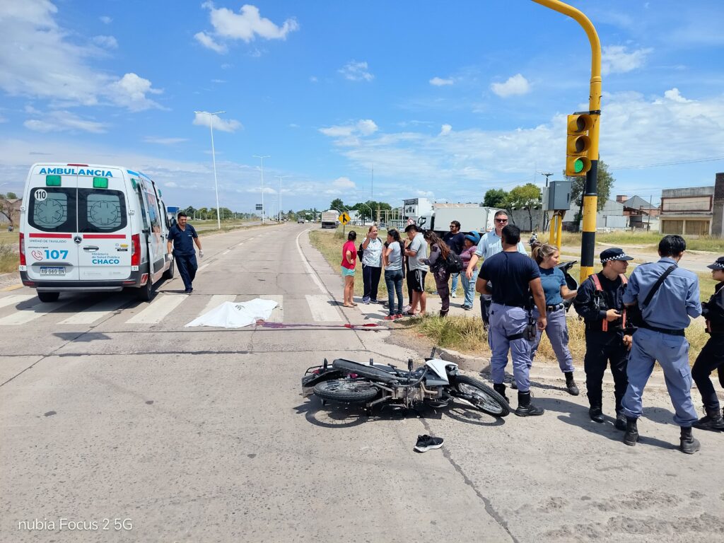 Tragedia en la Ruta 11: Joven Motociclista Fallece en un Accidente con un Camión en la Capital Chaqueña