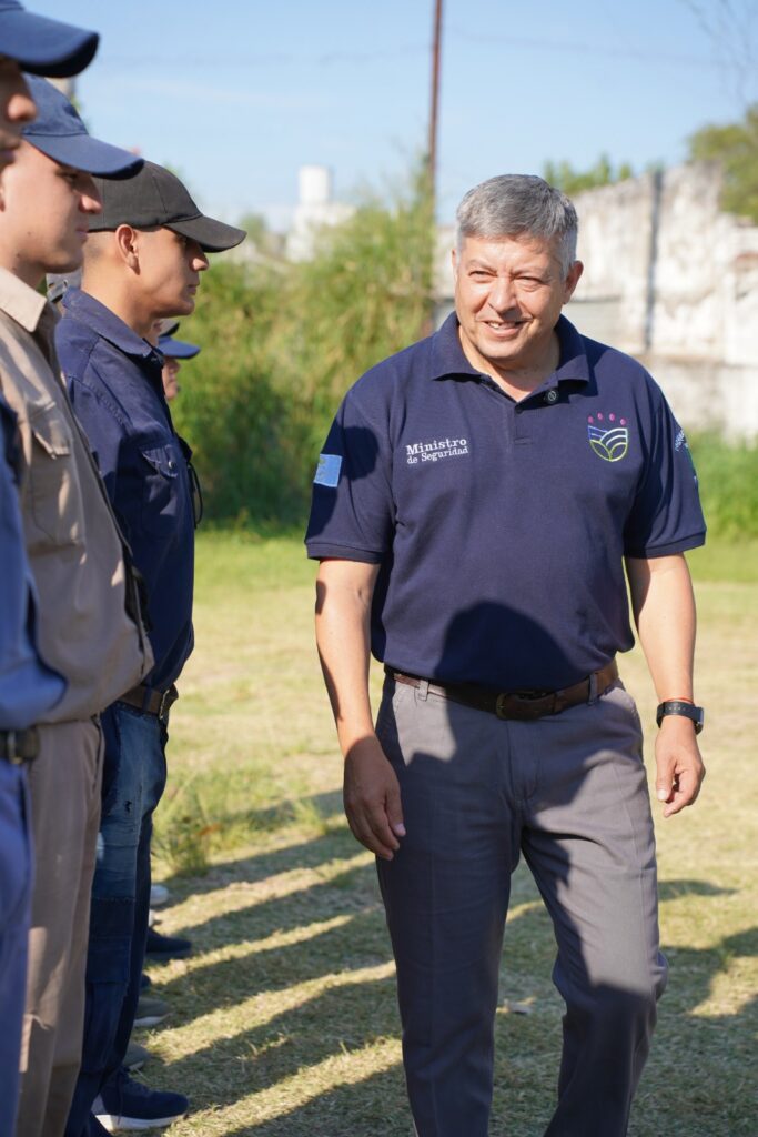 Ministro Matkovich Supervisó Formación de Futuros Oficiales y Ratifica Ejes de Seguridad: «Queremos una policía respetada y temida por los delincuentes»