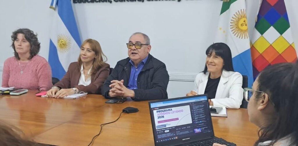 Educación fortalece la alfabetización: Avanza la capacitación «Aprendo Leyendo» para 7.000 docentes