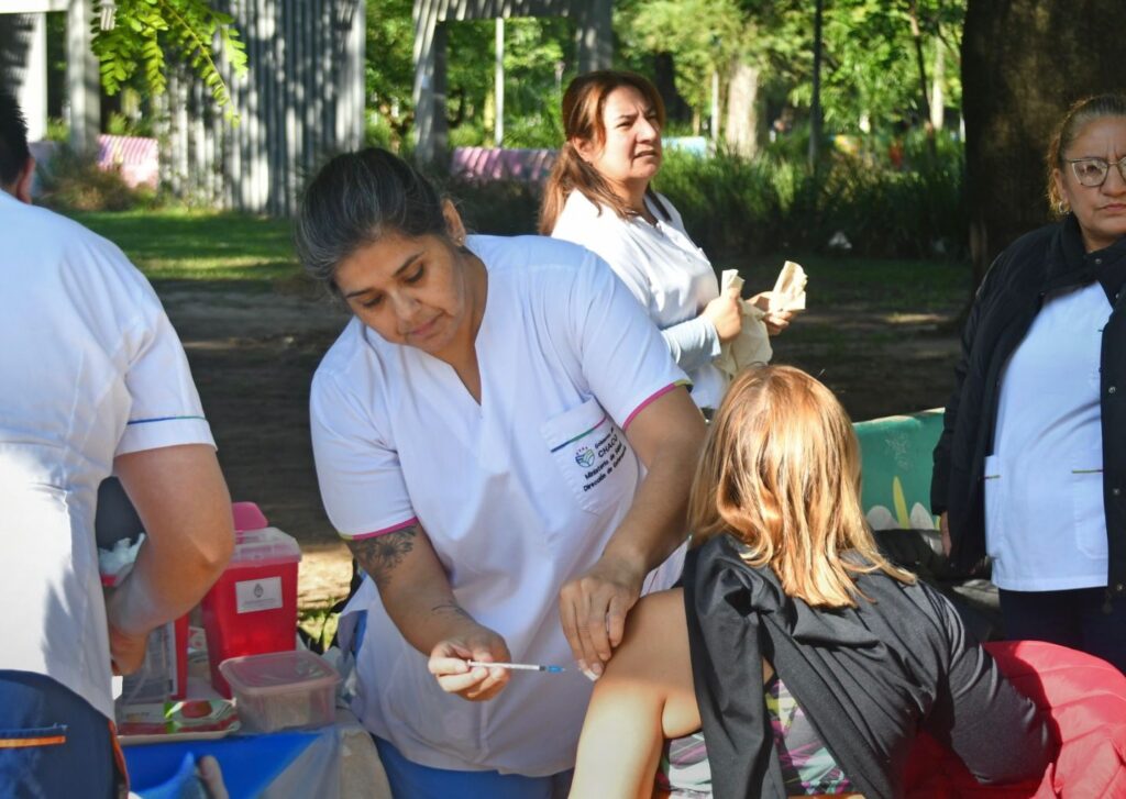 Salud: Importante convocatoria en la Plaza 25 de Mayo para el operativo de vacunación gratuita