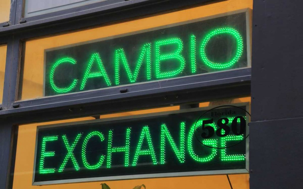 El Banco Central le impuso una dura sanción a una casa de cambios que vinculan con “Chiqui» Tapia