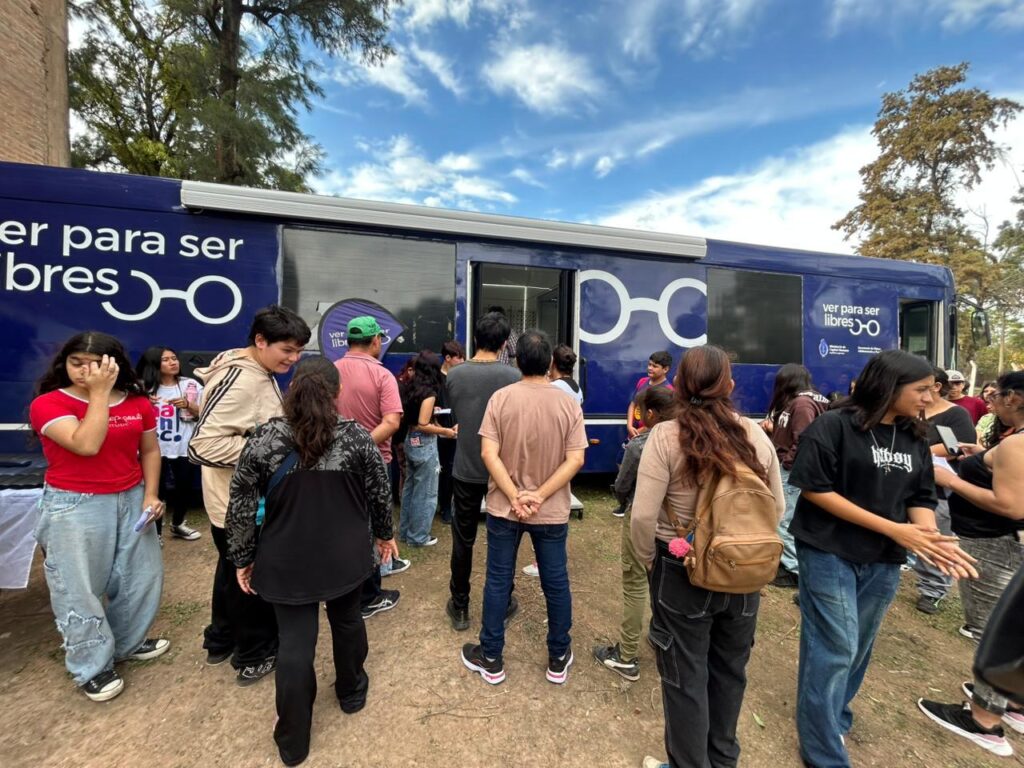 El Operativo Nacional “Ver para Ser Libres” brindó atención oftalmológica en Campo Largo y Presidencia Roca