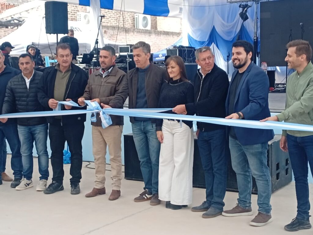 Charata: Zdero acompañó la 28° Fiesta Provincial del Cerdo e inauguró obras en el Club Cooperativista