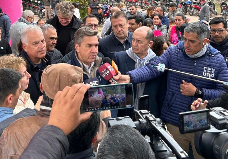 Zdero en Villa Ángela: Anunció pavimento histórico para el barrio CGT y avances claves en la Ruta 13 y 89