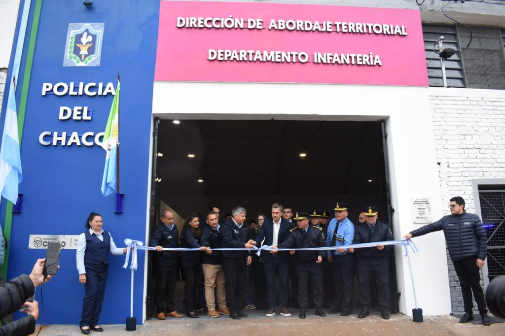 Gobernador Zdero inauguró la nueva sede de Infantería y entregó equipamiento de seguridad