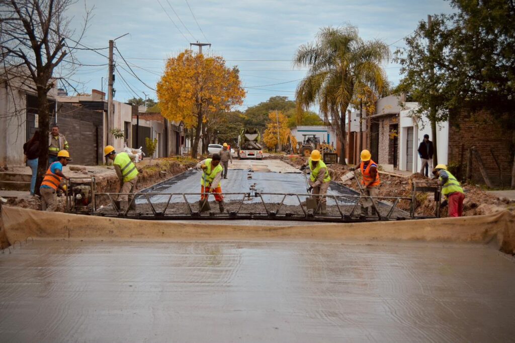 RESISTENCIA| Avanzan los trabajos de pavimentación en Villa Altabe