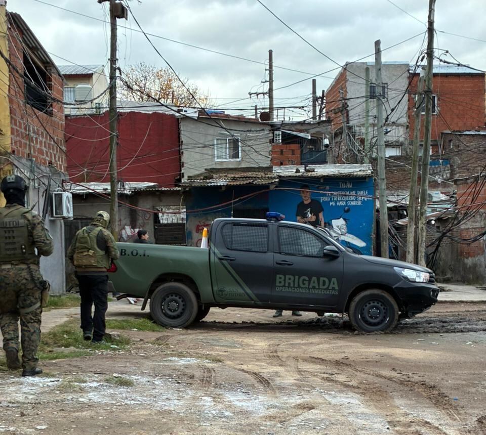 Operativo de saturación policial contra las bandas que operan en la villa La Cava