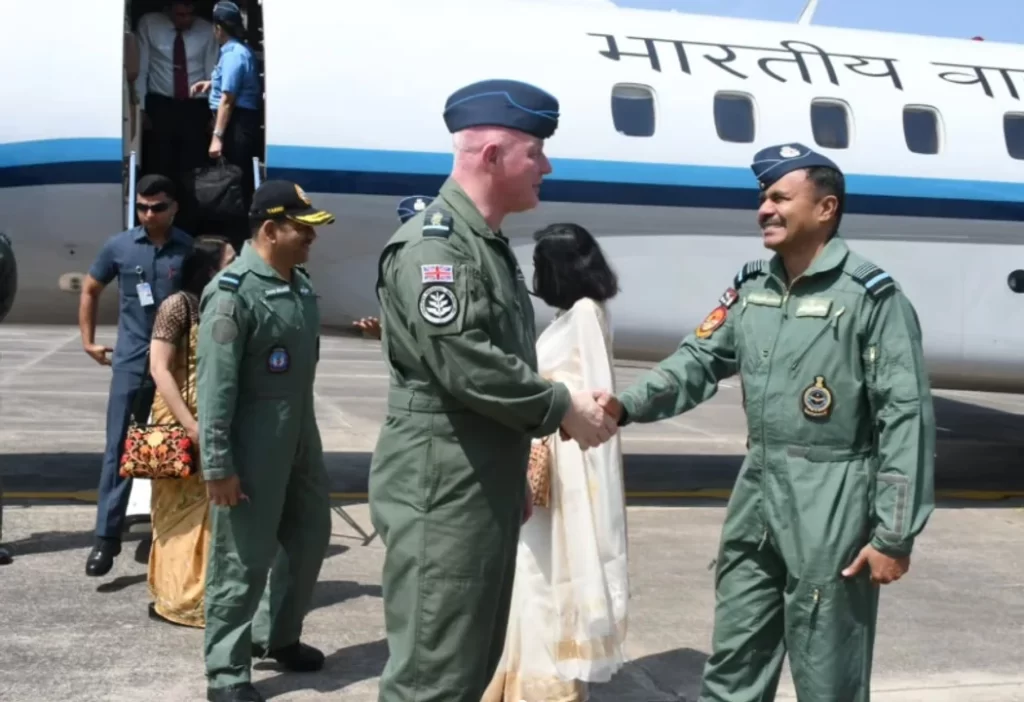 El jefe de la Fuerza Aérea británica ratificó que la defensa de Malvinas es «innegociable»