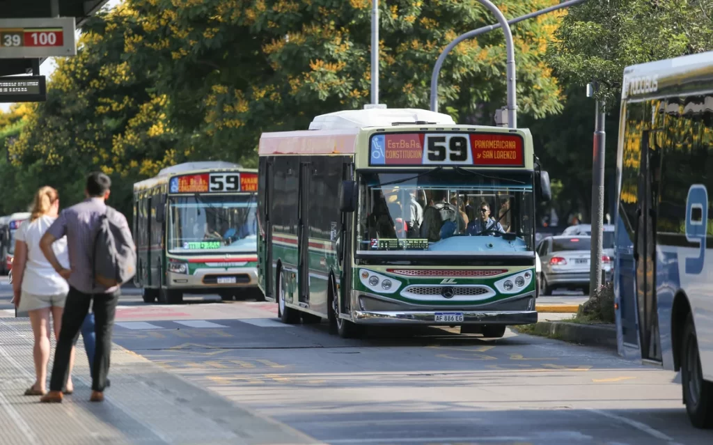 Inflación: cuánto costará viajar en colectivo y subte a partir de este lunes en el AMBA