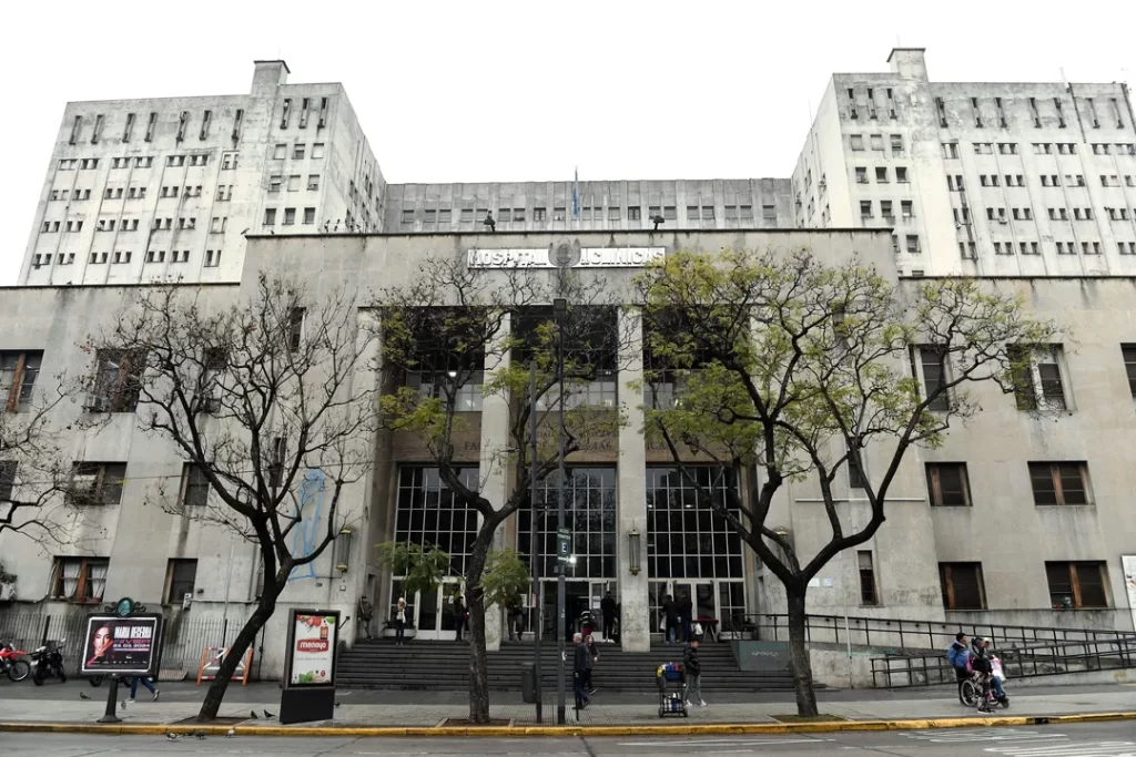 Directores médicos de hospitales de la UBA advierten que sin fondos no podrán garantizar la continuidad de la atención