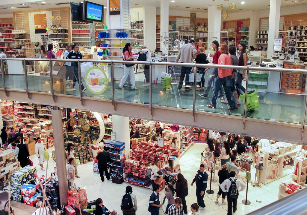 Fuerte caída del consumo masivo en abril: sigue sin mostrar repunte y cayó más del 5%