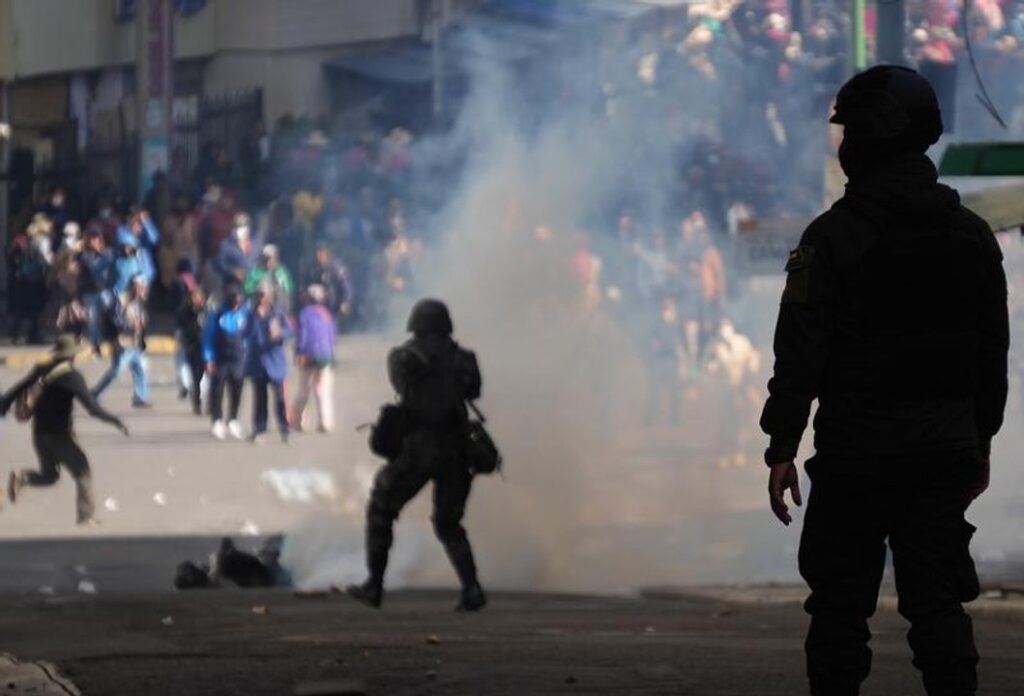 Bolivia: el Gobierno admitió que murió una persona en las protestas
