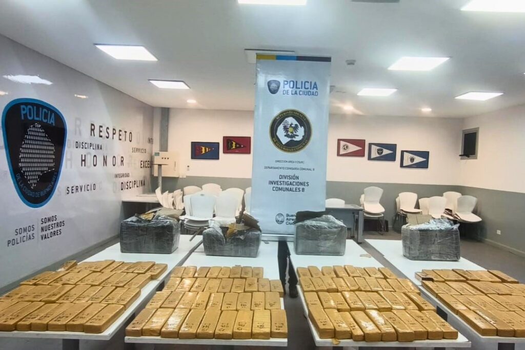 Narcochofer cayó en Lugano: ofreció una coima y confesó que llevaba 100 kilos de marihuana