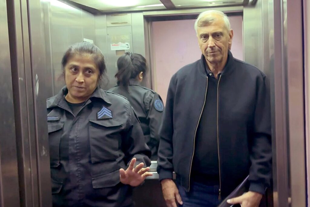 Un testigo declaró que Adorni le pagó US$21.000 por 18 meses de alquiler de una casa en Indio Cua