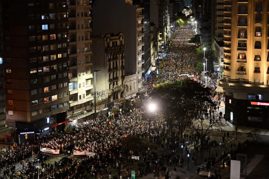 Uruguay marchó en reclamo por los desaparecidos durante la dictadura militar