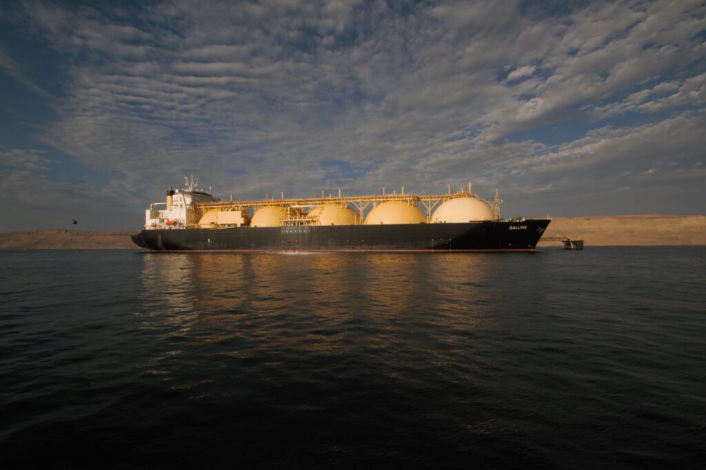 El Gobierno avanza con mecanismos para contener aumentos en el gas y la nafta