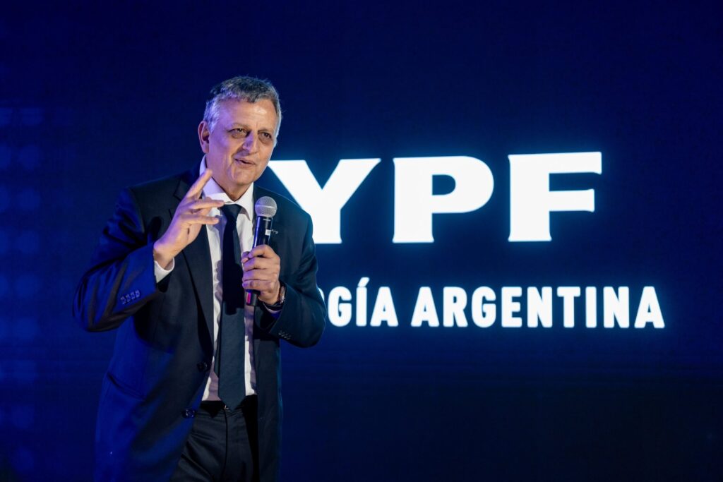 YPF anunció un nuevo RIGI de US$25.000 millones para desarrollar Vaca Muerta