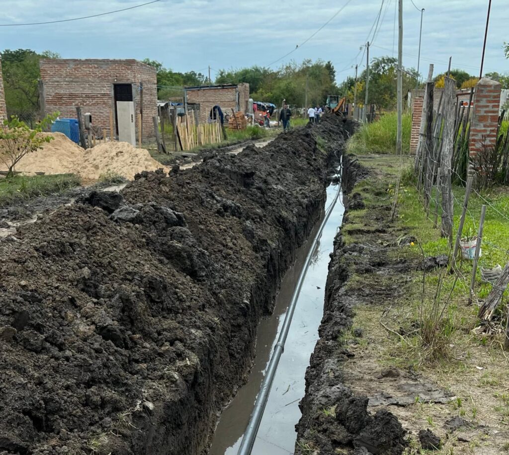 Sameep extiende la red de agua potable en Margarita Belén para beneficiar a más de 20 familias