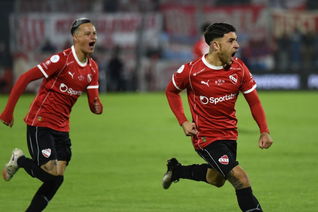 Dos golazos de tiro libre le dieron a Independiente un cómodo triunfo ante Unión por la Copa Argentina