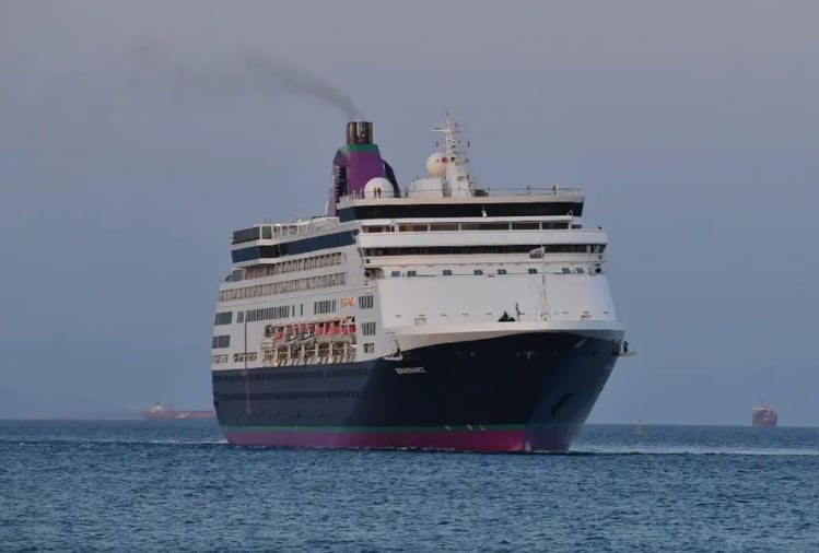 Aislaron a 1700 personas de un crucero en Francia por un posible brote de gastroenteritis: un muerto
