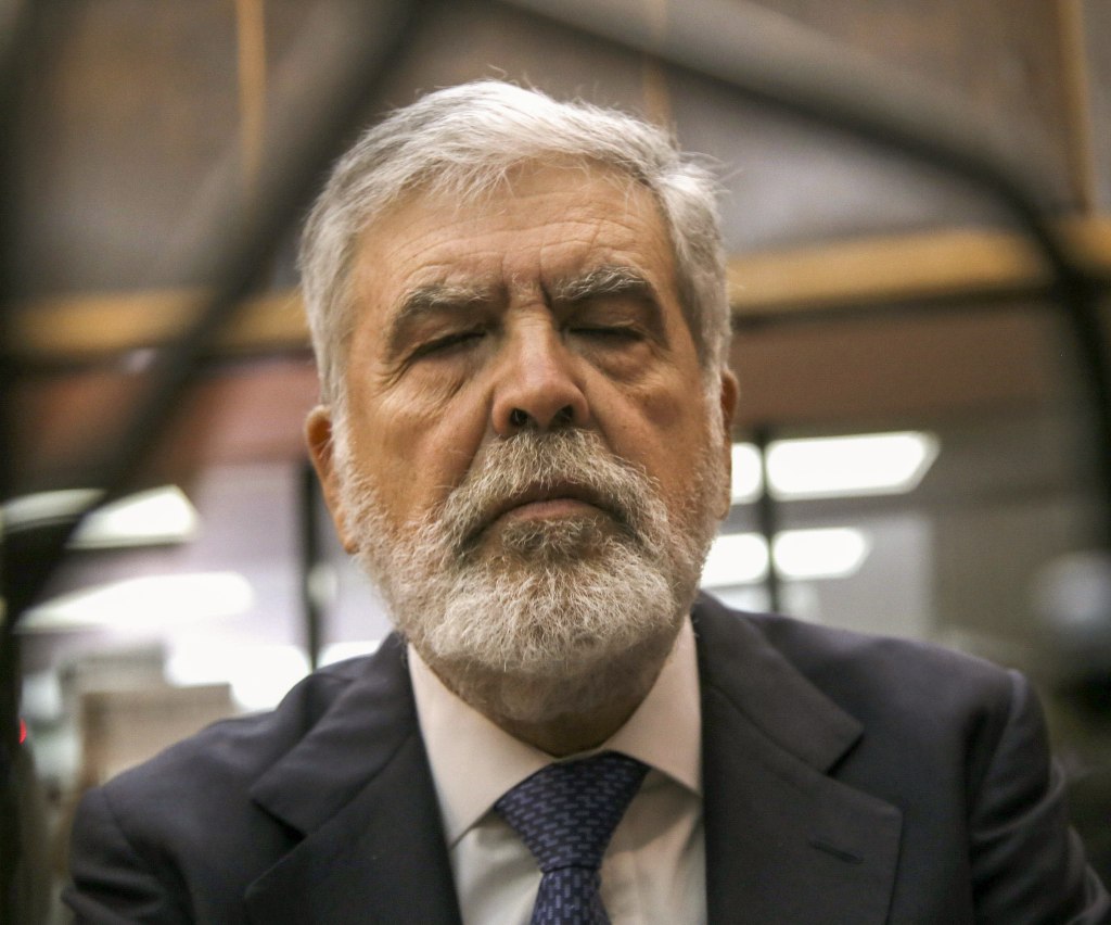 Julio De Vido recibió el benificio de la domiciliaria y abandonará la cárcel de Ezeiza: ¿Por qué?