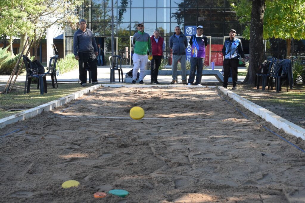 RESISTENCIA| Deporte y recreación: Gran concurrencia en la Jornada del Programa «Chaco Juega» para adultos mayores