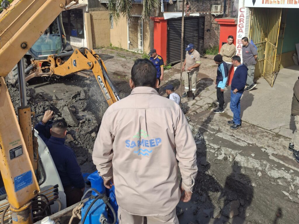 SAMEEP refuerza el servicio en Resistencia con obras de reparación y ampliación de red