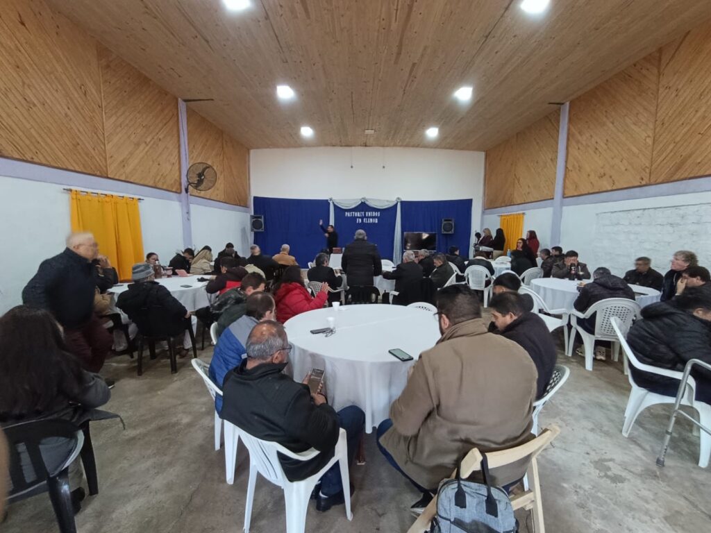 El Gobierno de Chaco fortalece el trabajo con las iglesias del interior en una mesa de diálogo en Presidencia Roca