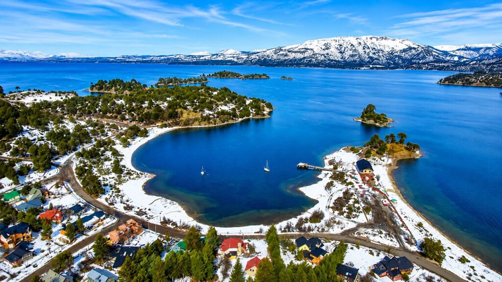 El rincón patagónico sacado de un cuento de hadas que se parece a los increíbles paisajes de los Alpes suizos