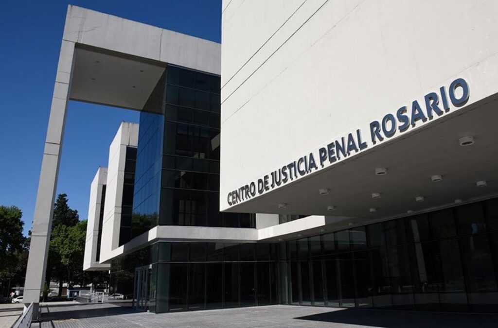 Imputaron a los policías que prendieron fuego a un hombre en Rosario