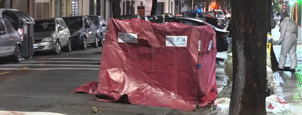Asesinaron a puñaladas a un joven en Balvanera