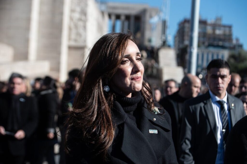 Guerra fría en Rosario: Villarruel le dio la espalda a Milei en el acto patrio