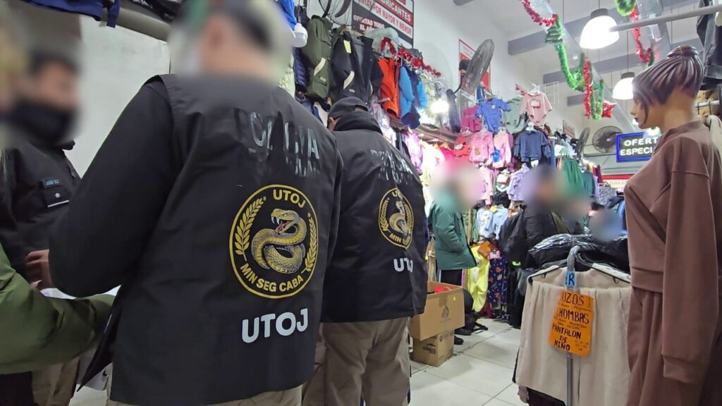 Megaoperativo en Once por contrabando de ropa valuado en 123 millones de pesos